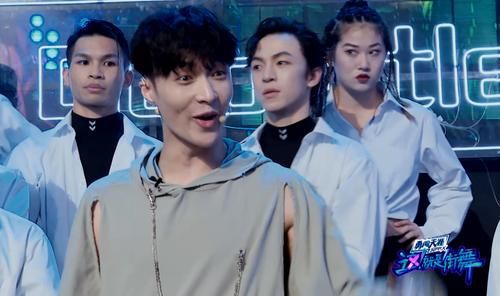 战队斗舞|一波王炸和哇挖酷宝斗舞,王一博战队全员晋级,大赢家却是张艺兴