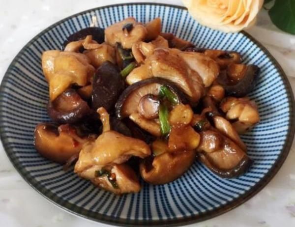 做法|吃货美食香菇鸡块,麻辣藕片,小葱拌豆腐,美味鱼尾的做法