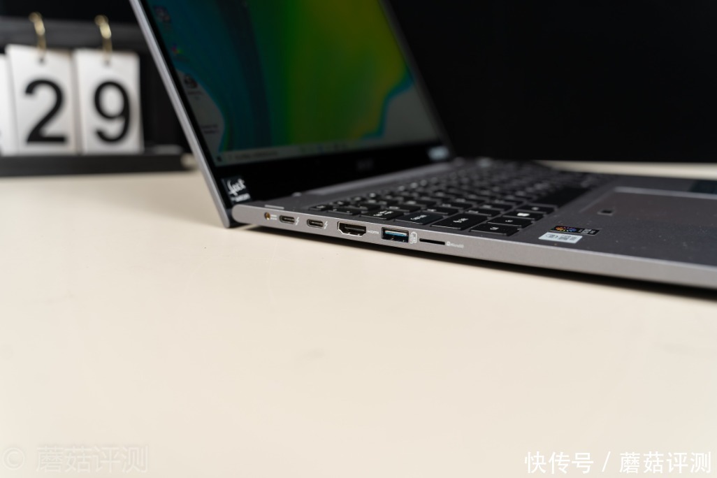  翻转|极致轻薄，自由翻转，细节出众、宏碁蜂鸟Spin 5百变2K轻薄本 评测