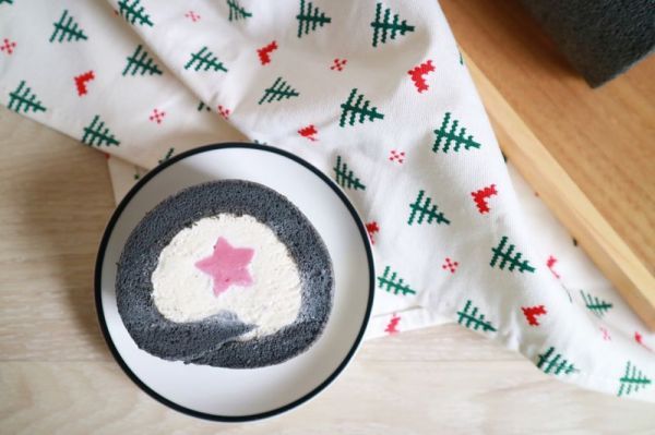  吉利丁片|竹炭覆盆子奶冻卷