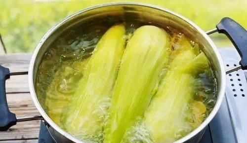 用途|水煮玉米“玉米水”留好了,3个用途,快回家试试