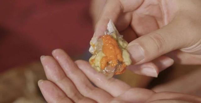 膏蟹|8月这些海鲜正当季!简单用蒜蓉蒸,只需3步,几分钟就能吃!