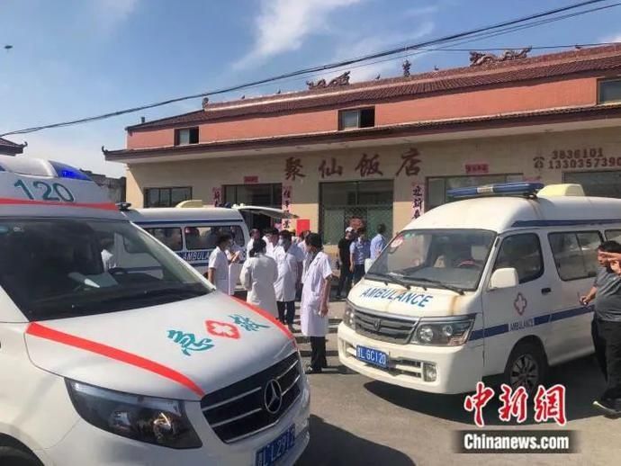  废墟|最新报道 | 山西临汾一饭店坍塌已致13人遇难！废墟中，父亲紧紧抱住孩子…
