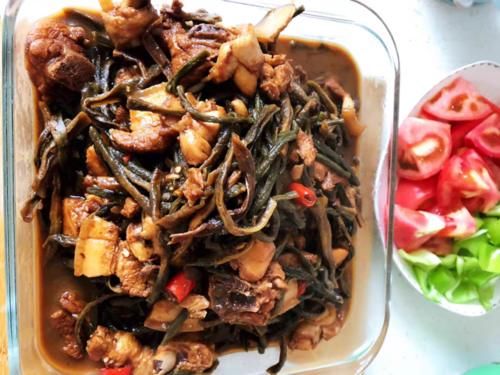  家人|夏季遇到这菜晒20斤，是菜又是药，钙是牛奶的6倍，家人常吃脾胃好