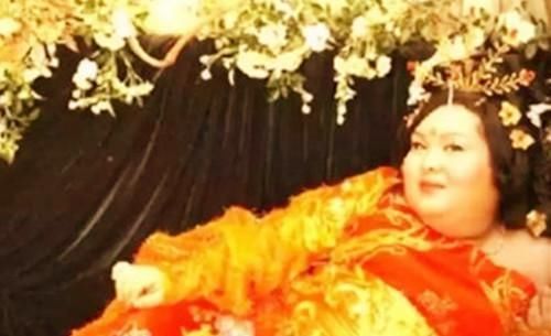 神功|葵花宝典要求, 欲练神功必自宫;奇葩皇帝也规定, 要当官先自宫