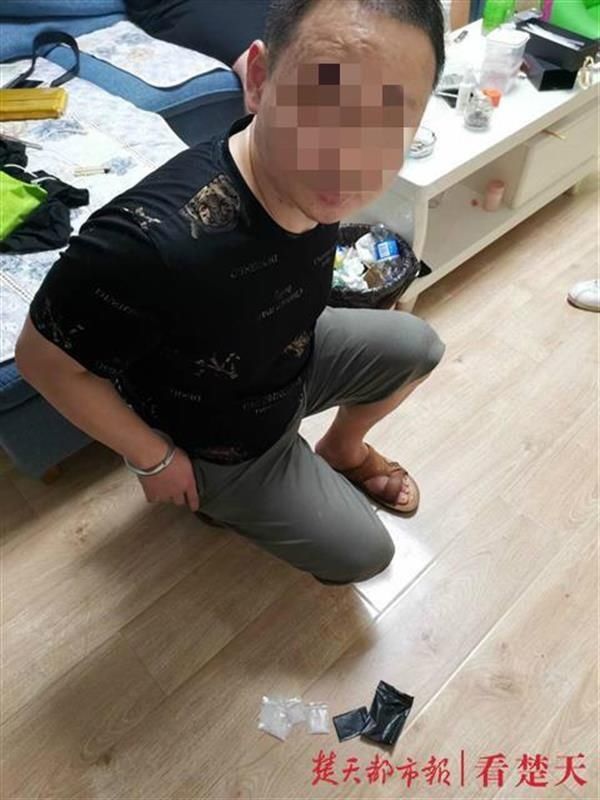  捣毁|东西湖警方雷霆出击，成功捣毁8人吸毒贩毒窝点