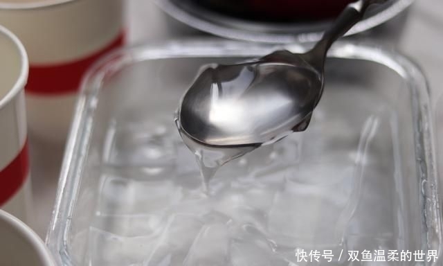  解暑|夏天解暑别再吃雪糕啦，1分钟教你做清新凉爽的水果冰粉