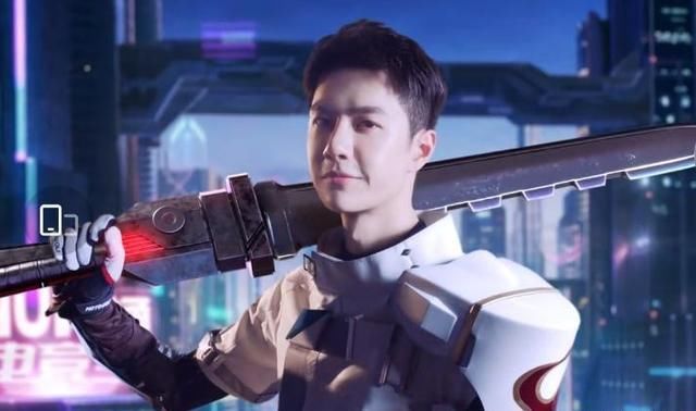  电影|王一博广告拍出“电影”感，科技感十足被赞，镜头怼脸拍有点浮肿