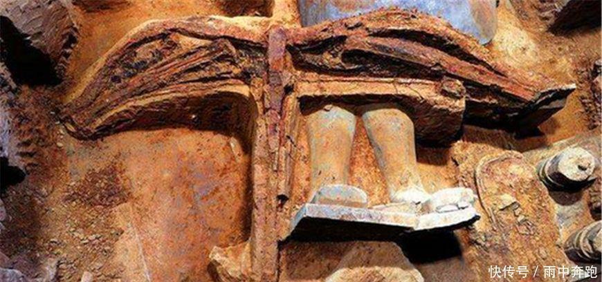  弓弩|几年前老人花30万购得一古物，专家鉴定是战国的，但你买赔了