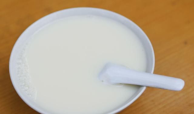  放在一旁|零失败的自制豆腐脑，做法简单，在家就能轻松做出来，香嫩丝滑