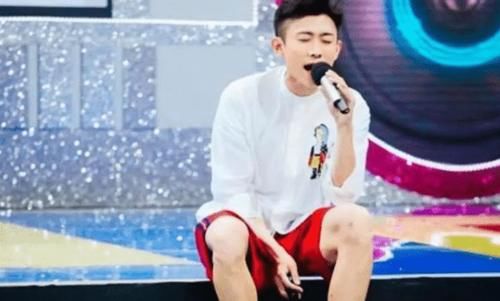  走红|《快乐大本营》得罪过的艺人：他们上台五分钟就下台，走红后再都没来过！
