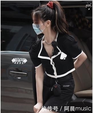  录制|杨超越录制《中餐厅》惹争议，裙子太短，粉丝：两只手遮不过来