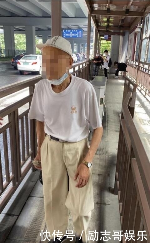  民警|“我就出去逛逛，没想到惊动了你们”91岁独居老人电话不接，民警视频巡逻发现踪迹