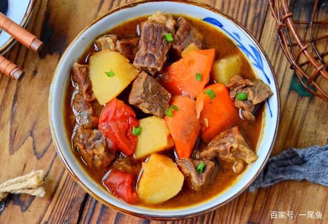 营养|秋天遇到这肉别手软,营养极高,炖一锅好吃到汤汁都不剩,太香了