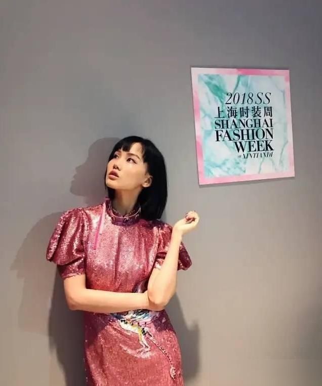  节目当中|比黄圣依还作的女星见识了雪藏13年凭骚出圈却被29位姐姐宠上天