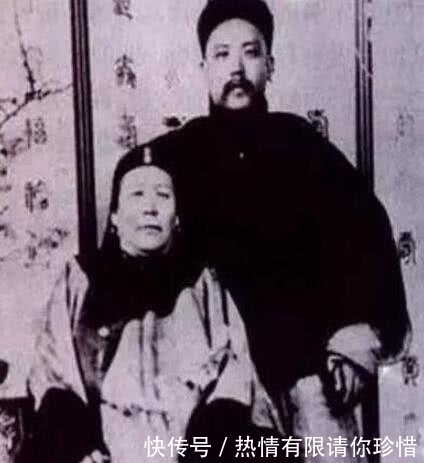 跪下|他去世后，原配大哭：32个孩子全丢给我，孩子全跪下：求娘赐死