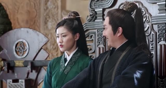  爱情|《暮白首》除了她，所有人都在拥抱爱情