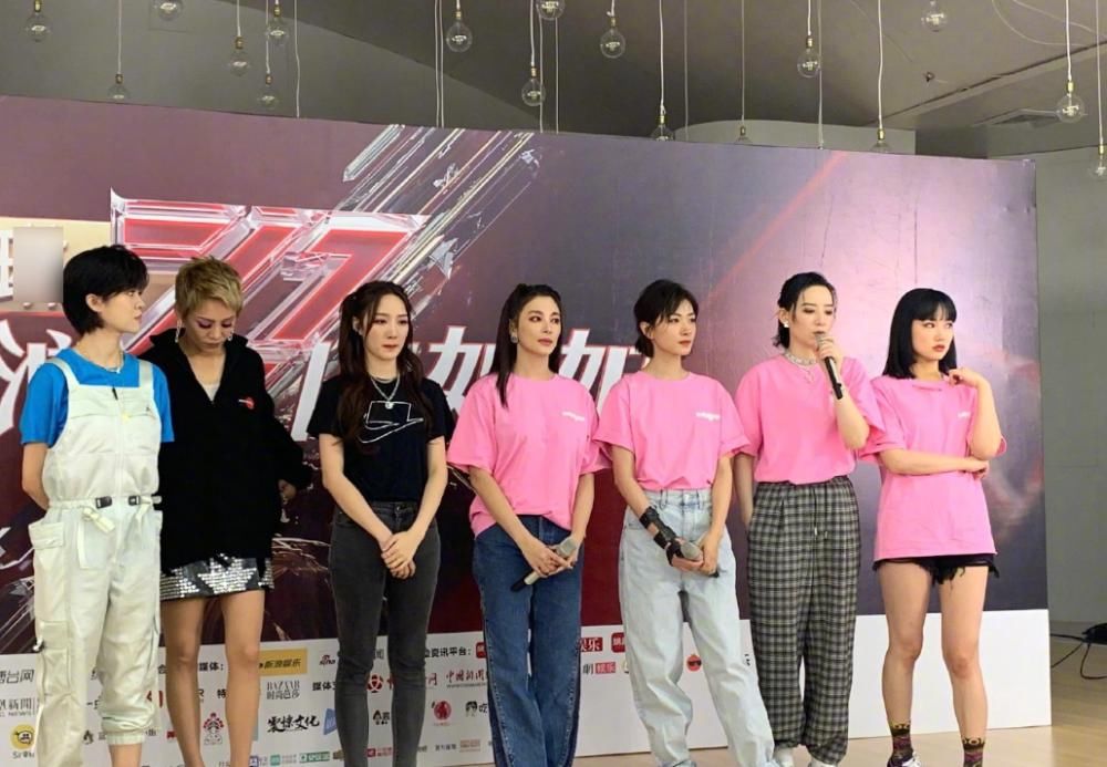  味道|姐姐团新综艺定档，全团黑色系造型，仿佛闻到“腥风血雨”的味道