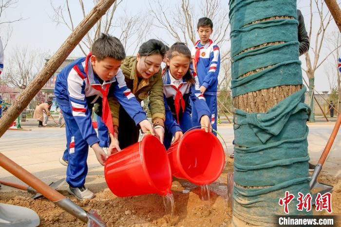 迎首都义务植树日 157万北京市民植树播绿