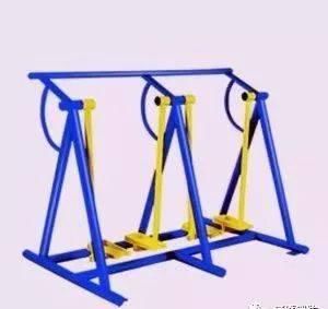  健身器材|危险！信阳一男童手被卡，潢川很多孩子都这样做过！