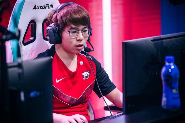  讲话|JDG昨日赛场返图：Yagao讲话时绝不可能是jpg模式