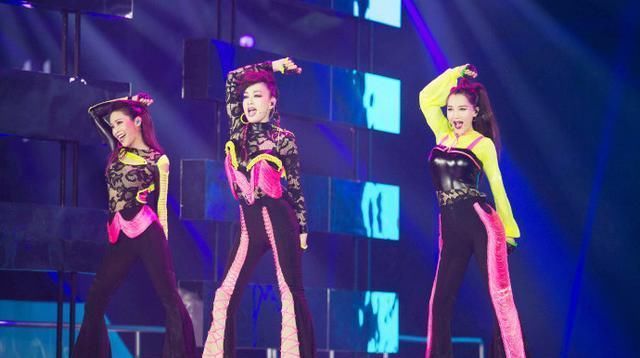  姐姐|《乘风破浪的姐姐》意难平？阿朵，丁当被淘汰太可惜，张雨绮却说出了大实话