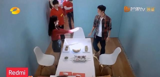  王一博|汪涵问赵丽颖，拍戏的时候王一博请你吃过饭吗？丽颖：他在减肥