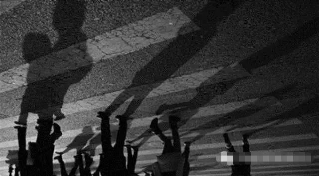 早好|为什么住酒店时，要倒一壶开水在马桶里？看完恍然大悟，早知早好