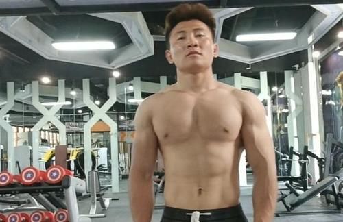 最猛|猛的不行!号称是练胸肌效果最猛的4个动作