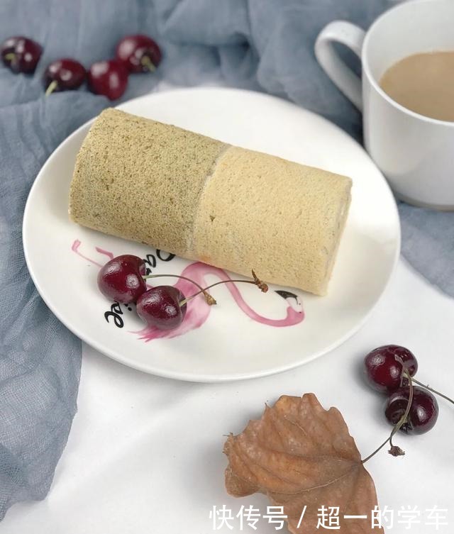 烘烤|一款好吃的双色蛋糕卷,咬一口还有香橙味,简单到1分钟学会做法