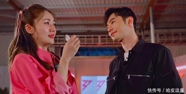 黄晓明|黄晓明是卑微的“端水大师”,却在另一个节目里这样对待颖宝?