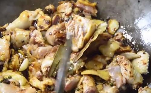  香辣|爆炒鸡块，一道香辣鲜美的家常菜，按照步骤学，也能做出饭店味道