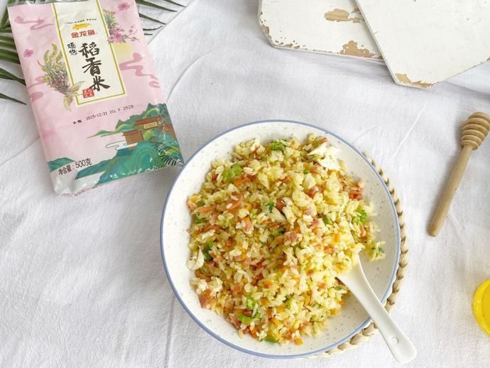  米饭|如何做出粒粒金黄的蛋炒饭？大厨手把手来教你！秘诀其实很简单