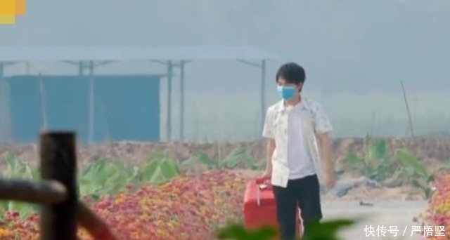  德云社|叫黄磊没礼貌, 叫黄老师没个性, 看到郭麒麟的叫法, 不愧是少班主