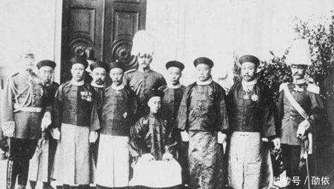 敢拔|神圣庄严的故宫,为何牌匾上插了一支箭?直到现在都无人敢拔