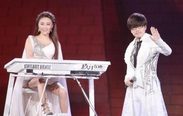  夫妻|他们曾火过凤凰传奇 ，因意外兄妹变“夫妻”，如今却过成了这样