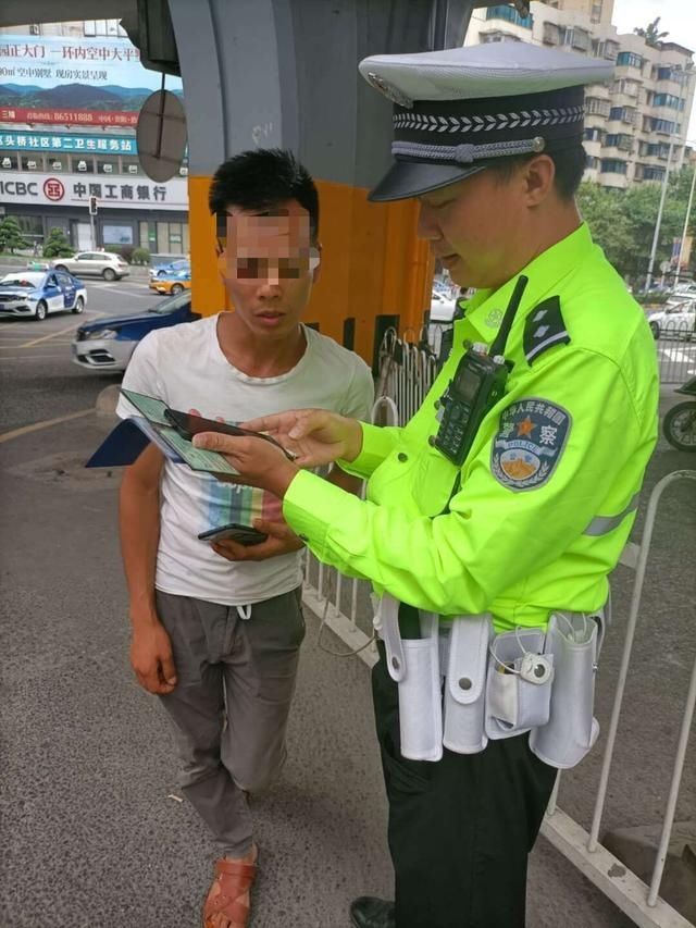 贵阳|贵阳一司机车窗抛物砸中别人爱车,市民举报后被处罚
