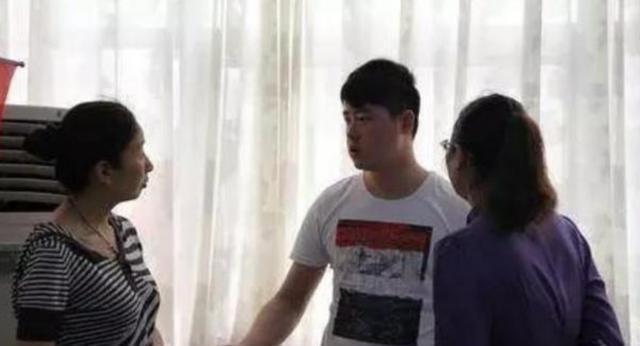 索赔|孙子摔坏同学玩具车,家长张口索赔1000,爷爷的话让对方无话可说