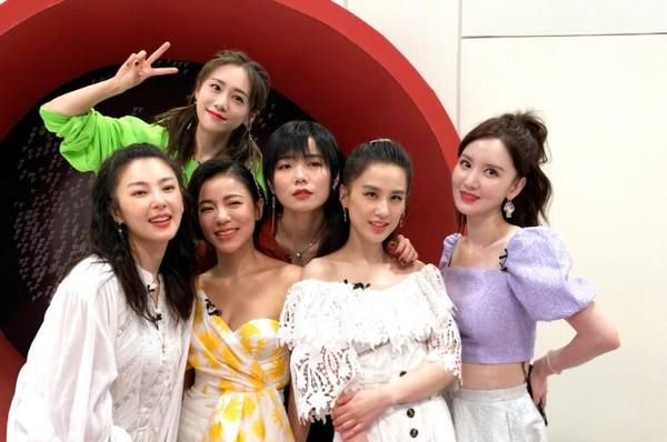  猜测|《浪姐》皇族人员猜测：突曝从人艺辞职的蓝盈莹最像，黄圣依次之