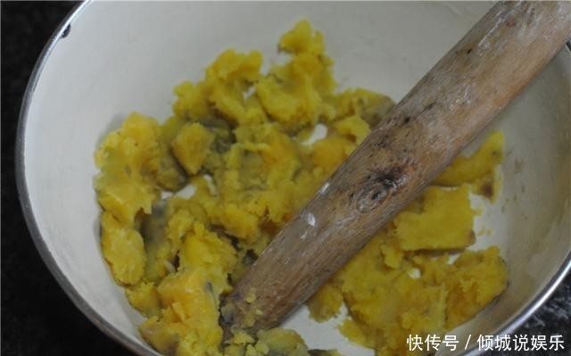  糍粑|马上中秋了，吃月饼糍粑，不如吃它，鲜香软糯Q弹，比月饼更香！