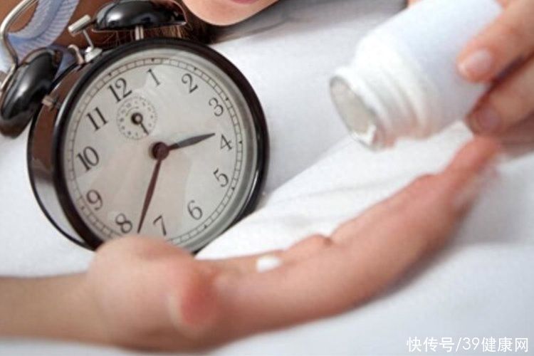 服用大量安眠药存活下来的感言(“安眠药自杀”没有痛苦？吞下100片安眠药后，身体会经历什么)