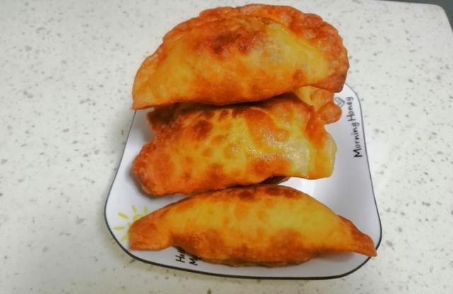  搅拌均匀|传统美食炸菜角，和面是关键，皮薄馅香，咬一口都是菜。太香了。