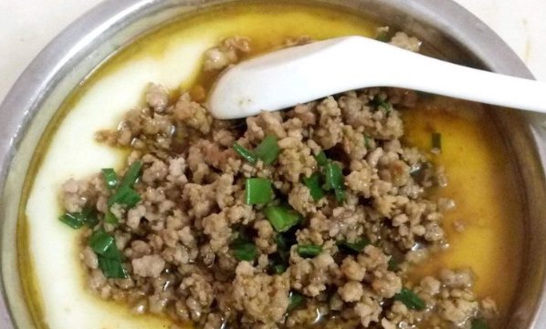  老少|鸡蛋别再清蒸了，试试加一物，好吃营养翻倍，全家老少都爱吃