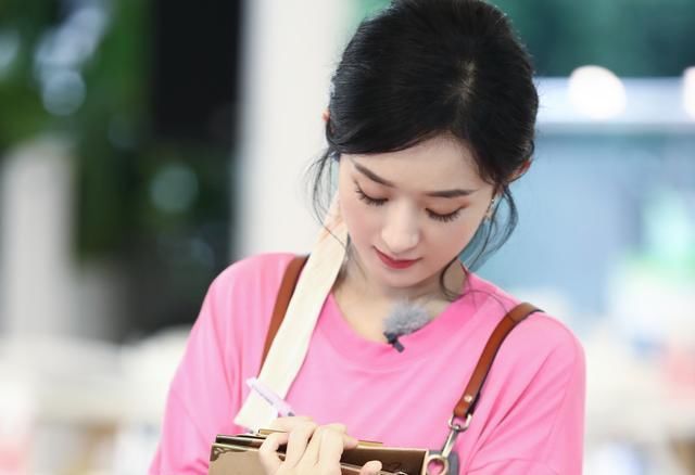  终究|公开妥协! 《中餐厅》官博晒赵丽颖干活剧照, 恶剪的终究要还