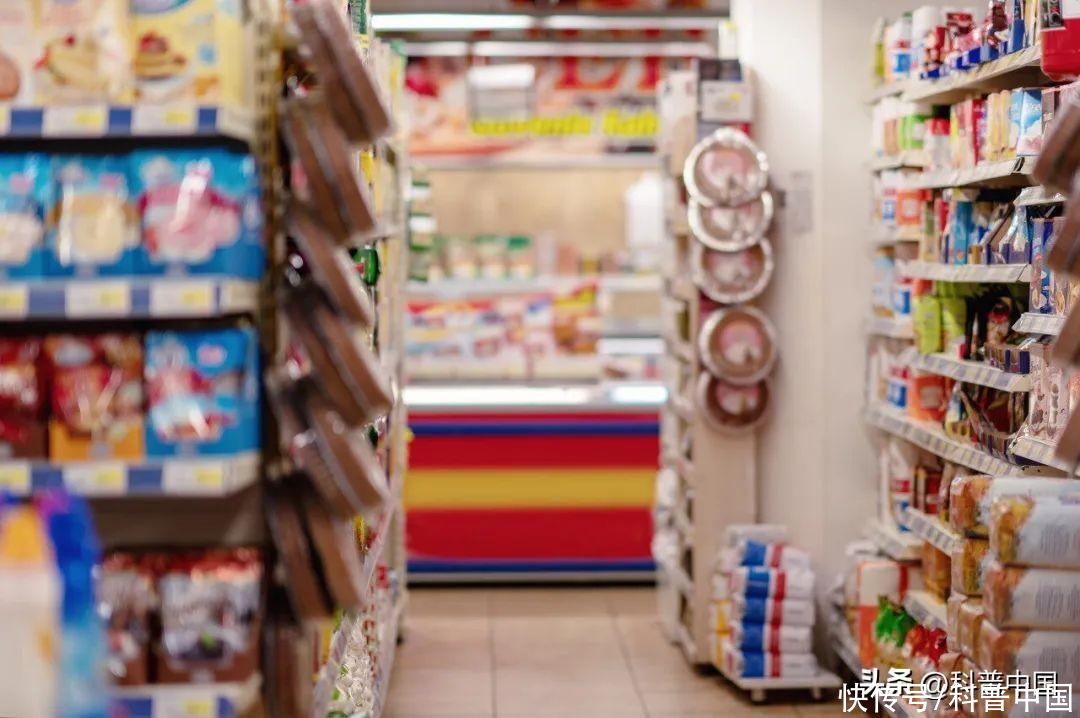 打1折的临期食品到底能不能买(打1折的临期食品，到底能不能买？安全吗？)