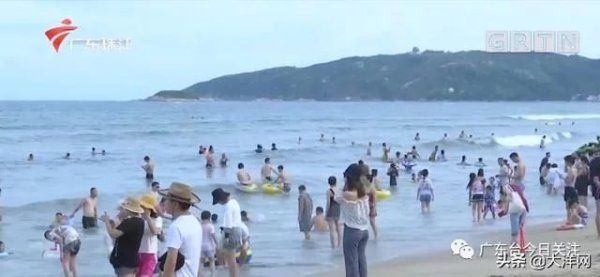  黑色油渣|惠东双月湾沙滩现黑油渣 职能部门介入处置