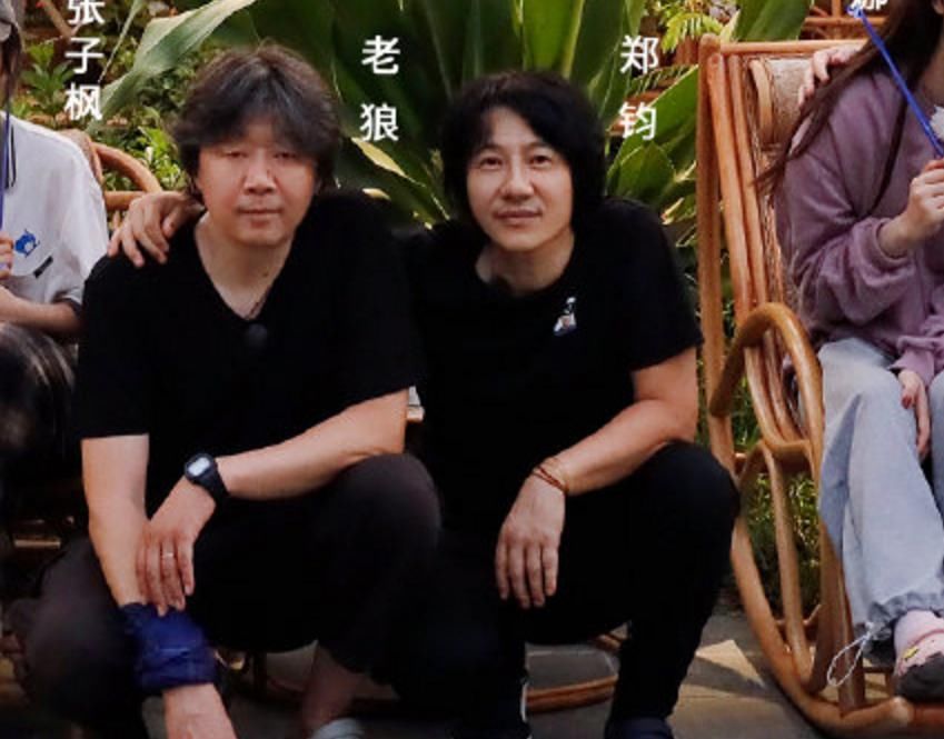  客人|《向往4》嘉宾合照， 许光汉蹲在角落，得知C位客人身份就理解了