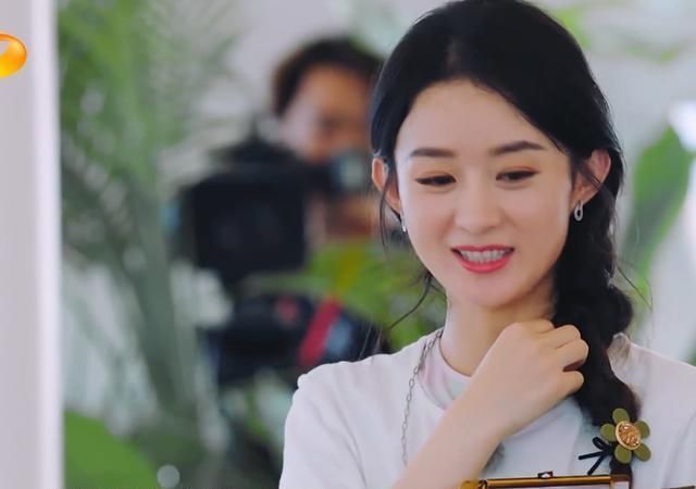  礼貌|赵丽颖让重要客人介绍自己被骂不礼貌，网友有色眼镜太明显！