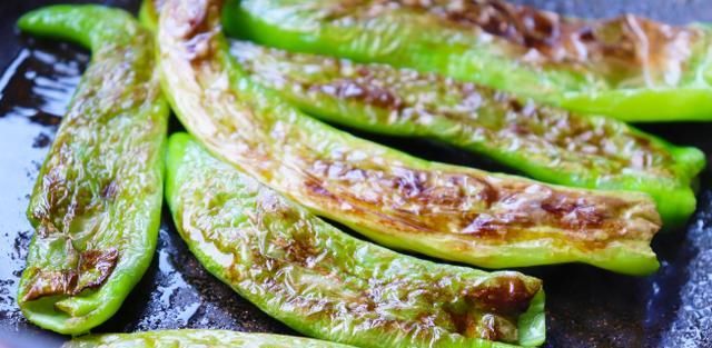  虎皮青椒|夏天最强“减肥菜”，这样做比肉都香，坚持吃1周，腰肢变苗条了