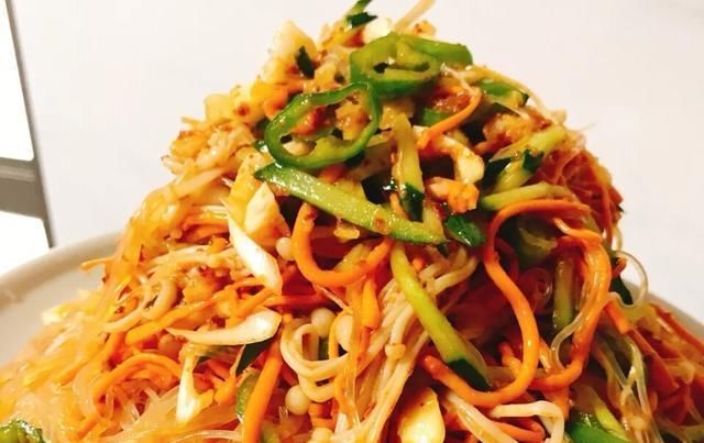  凉拌|夏日凉菜系列：解锁虫草花新吃法，凉拌好消暑，软嫩鲜香清脆爽口